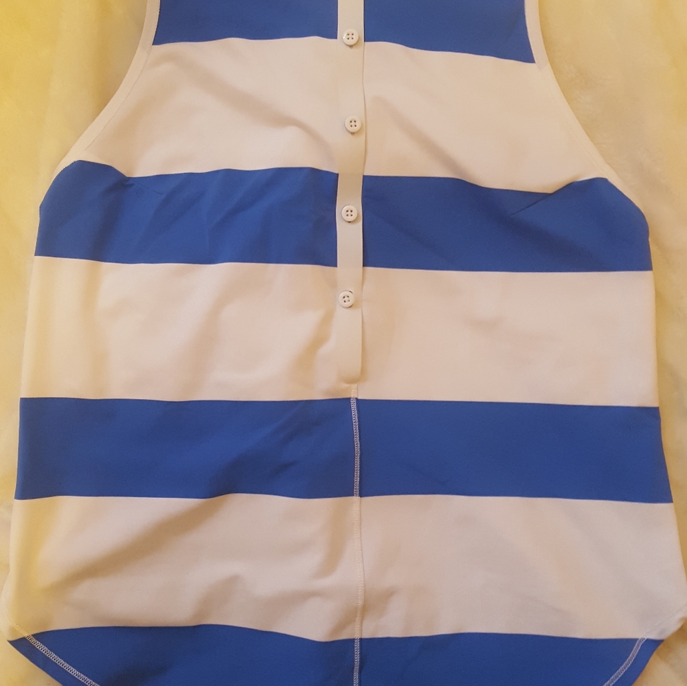 Lululemon top